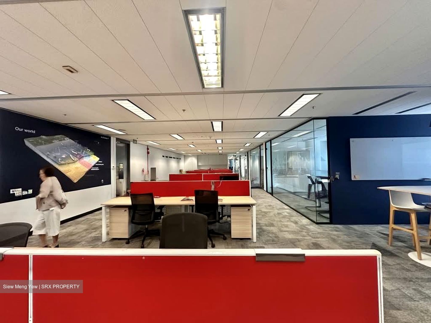 Gateway West (D7), Office #600645071